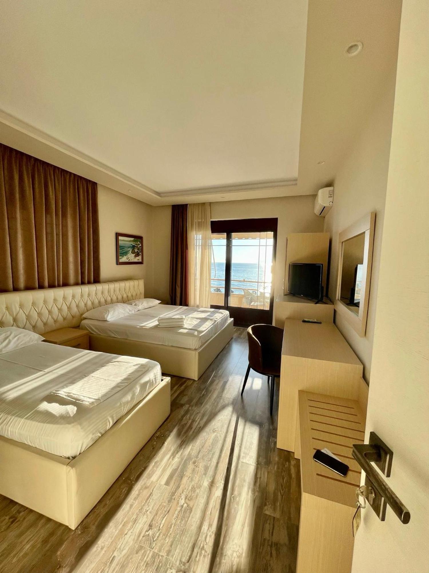 Hotel Lungomare Avlonya Dış mekan fotoğraf